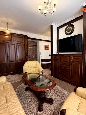 Тринітарська вул., 7