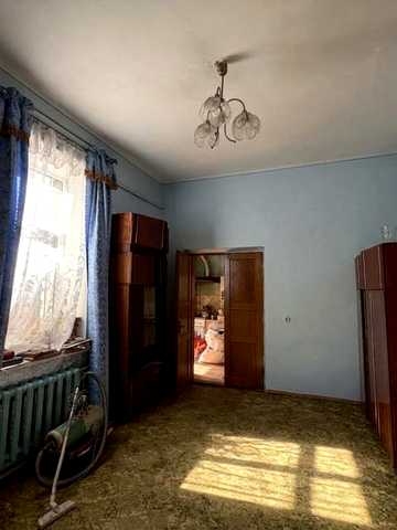 1 Листопада вул., 5