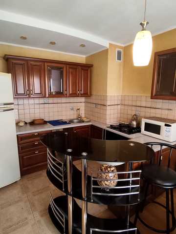 Героїв просп., 40