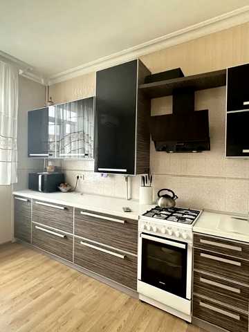 Розваги вул., 27