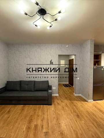 Дніпровська набережна вул., 23
