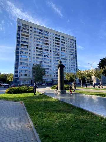 Алана Шепарда вул. (Суворова), 13-А