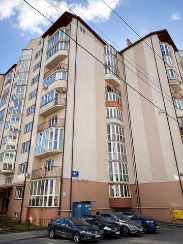 Володимира Вернадського вул., 42