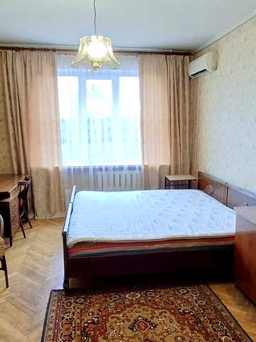 Білоруська вул., 21