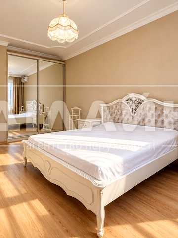 Розваги вул., 27