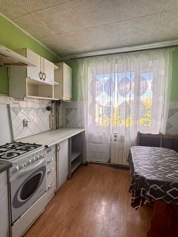 Довженка вул., 13