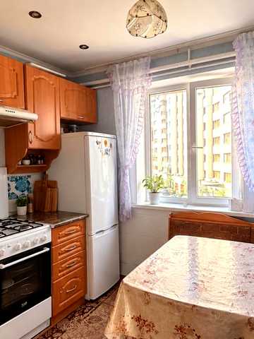 Петра Сагайдачного вул., 12