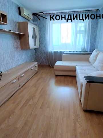 Академіка Сахарова вул., 38