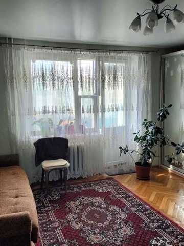 Романа Шухевича просп. (Генерала Ватутіна), 24
