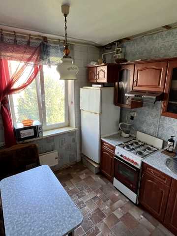 Тростянецька вул., 7