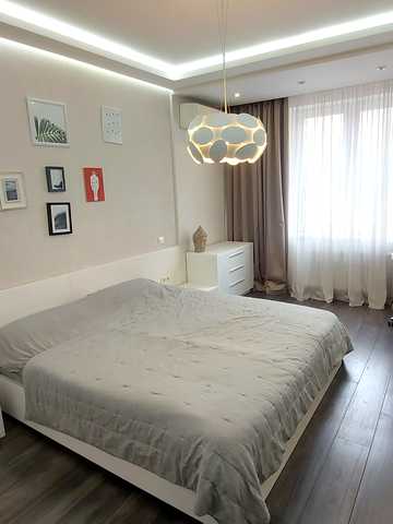 Дмитрівська вул., 75