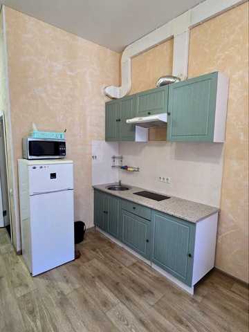 Приморська вул., 4