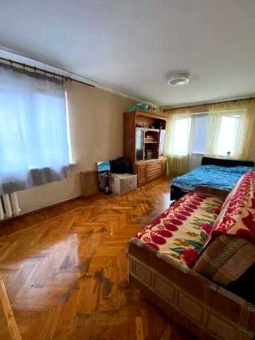 Леоніда Каденюка просп. (Юрія Гагаріна), 19/30