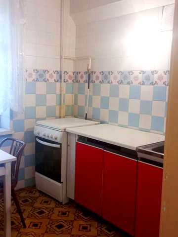Романа Ратушного вул. (Волгоградська), 33