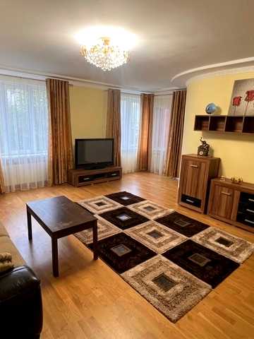 Івана Рубчака вул., 35