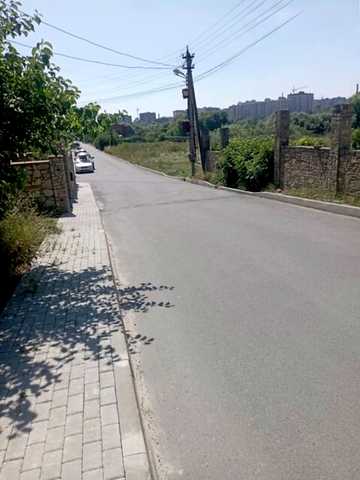 Леся Курбаса вул., 1