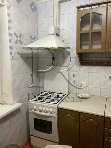 Будівельників вул., 16