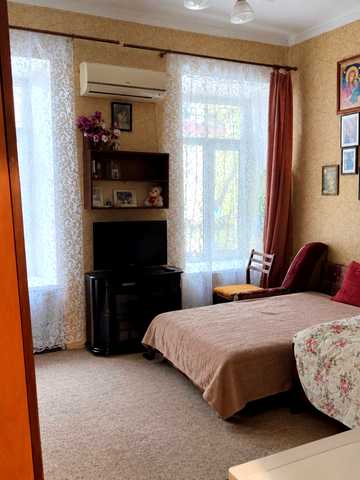 Базарна вул., 70