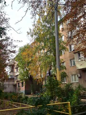 Захисників України вул. (1-го Травня), 11