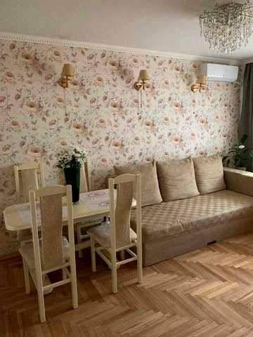 Вацлава Гавела бульв. (Івана Лепсе), 40