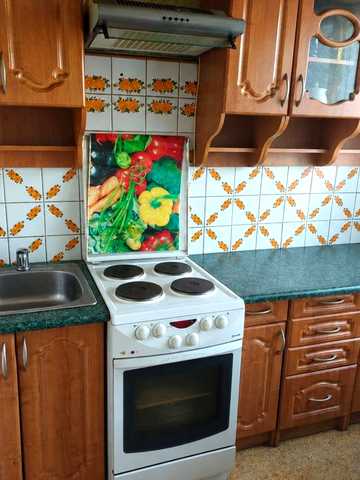 Композитора Лятошинського вул., 8