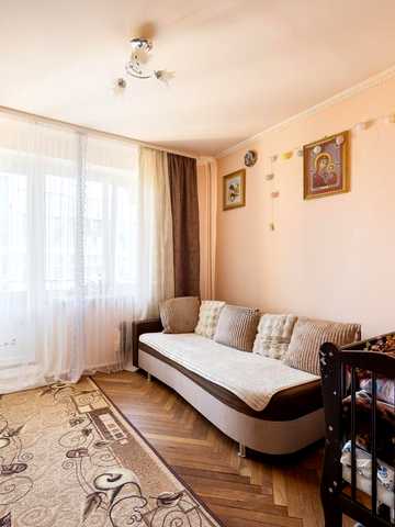 Івана Кавалерідзе вул. (), 8