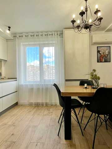 Михайла Лушпи просп. (Космонавтів), 5к8