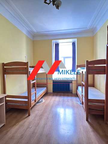 Хрещатик вул. (Kreschatic), 8
