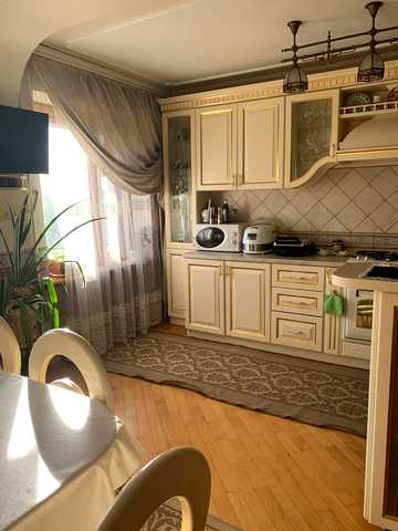 Академіка Андрія Сахарова вул. (Суворова), 31