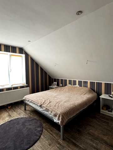 Космонавтів вул., 71