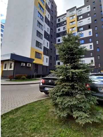Олександра Довженка вул., 61