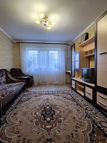 Михайла Лушпи просп. (Космонавтів), 32