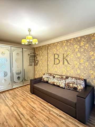 Чорних Запорожців вул. (Петра Запорожця), 8-Б