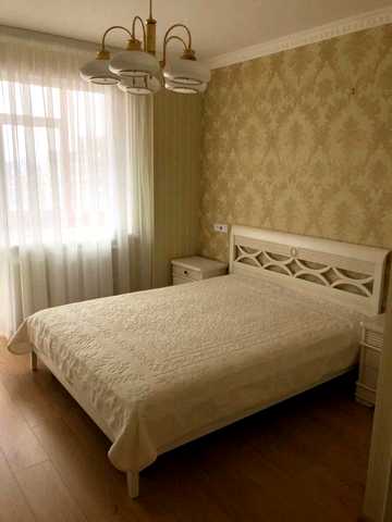 Ревуцького вул., 9