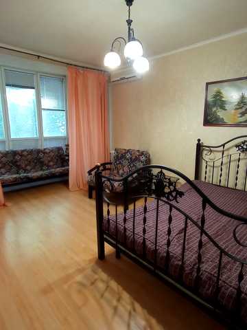 Олеся Гончара вул., 47/49