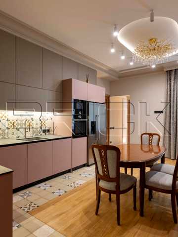 Михайла Коцюбинського вул., 5