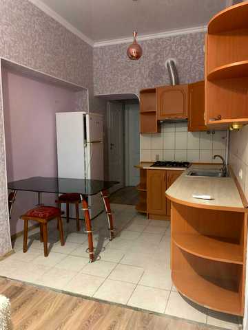 Ніжинська вул., 38