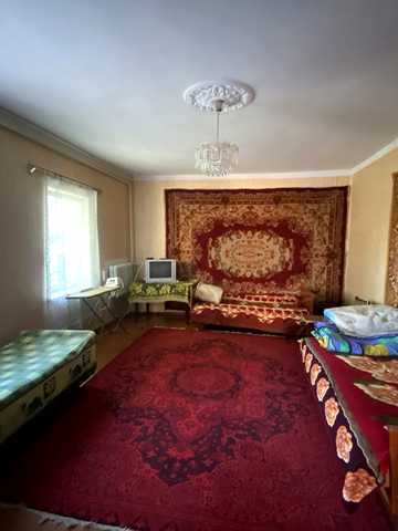 Світанкова вул., 18