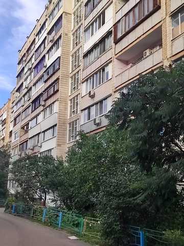 Дмитра Павличка просп. (Маршала Рокосовського), 3
