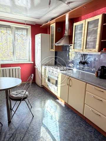 Академіка Корольова вул., 26а