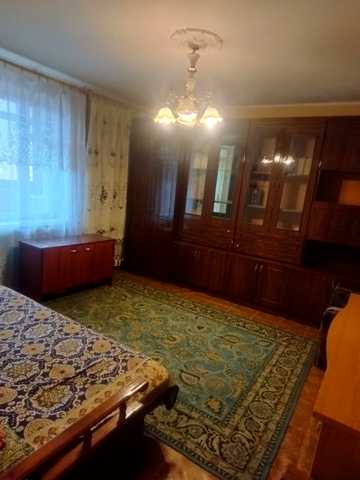 Космонавтів вул., 58/2