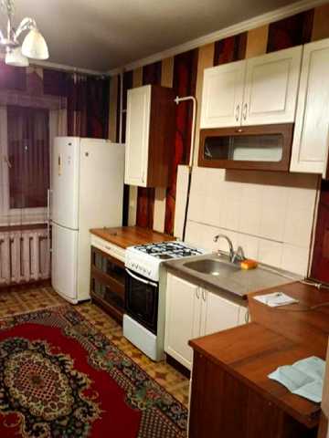 Тополина вул., 18/2