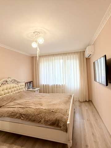 Михайла Грушевського вул., 47