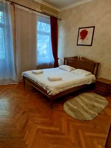 Велика Васильківська вул. (Червоноармійська), 6