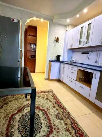Червоний камінь вул., 12