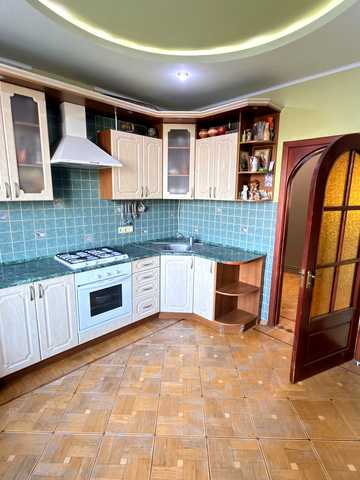 Сергіївська вул., 3б