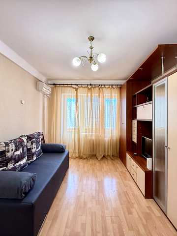 Дарницький бульв., 13