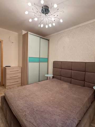 Середньофонтанська вул., 30/1