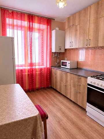 Степана Бандери вул., 62