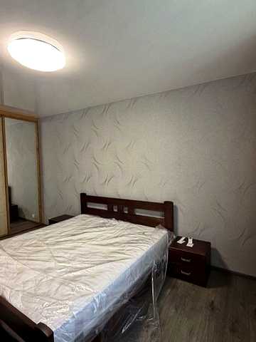 Олександра Поля вул., 17